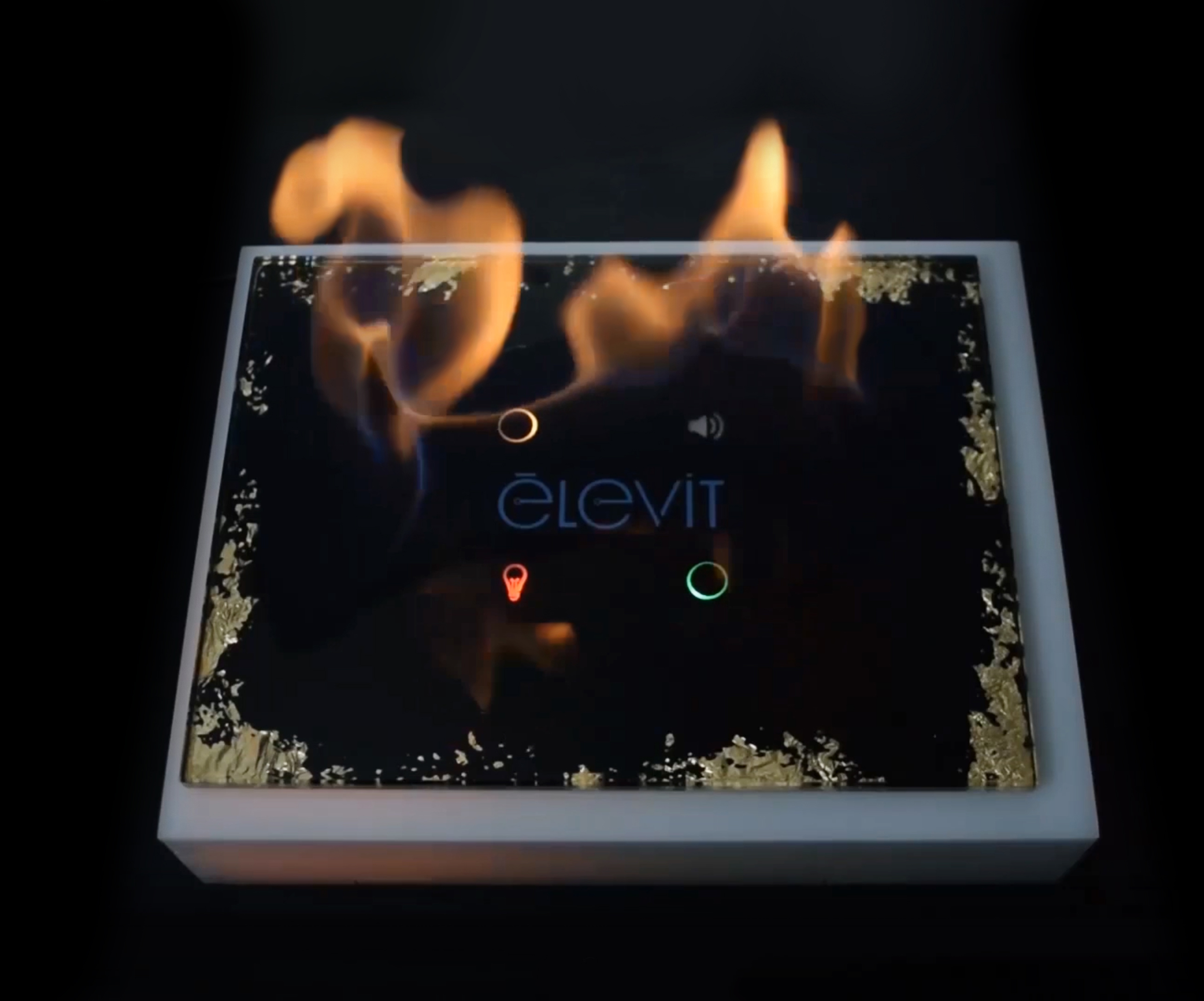 Fire resistance test on Èlevit smart glass panel with gold leaf decoration